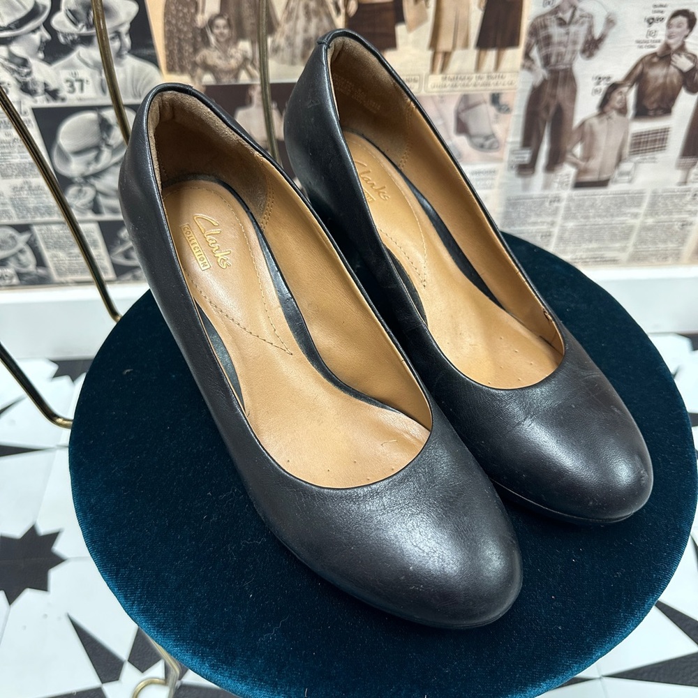 Clark’s black comfort fit pumps size 8